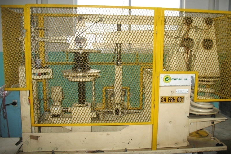 Special fatigue testing machine for suspension spring made in France